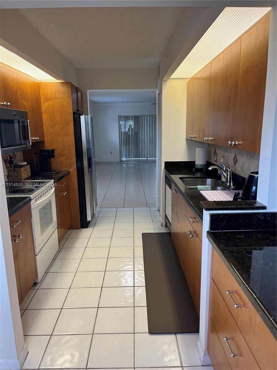 SUFFOLK AT CENTURY VILLAG - Residential