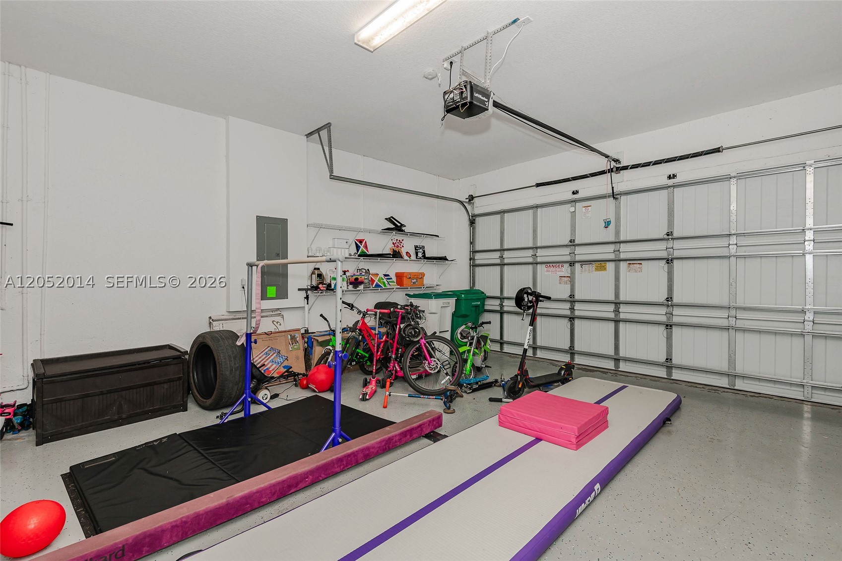 PARKLAND BAY - Residential Lease