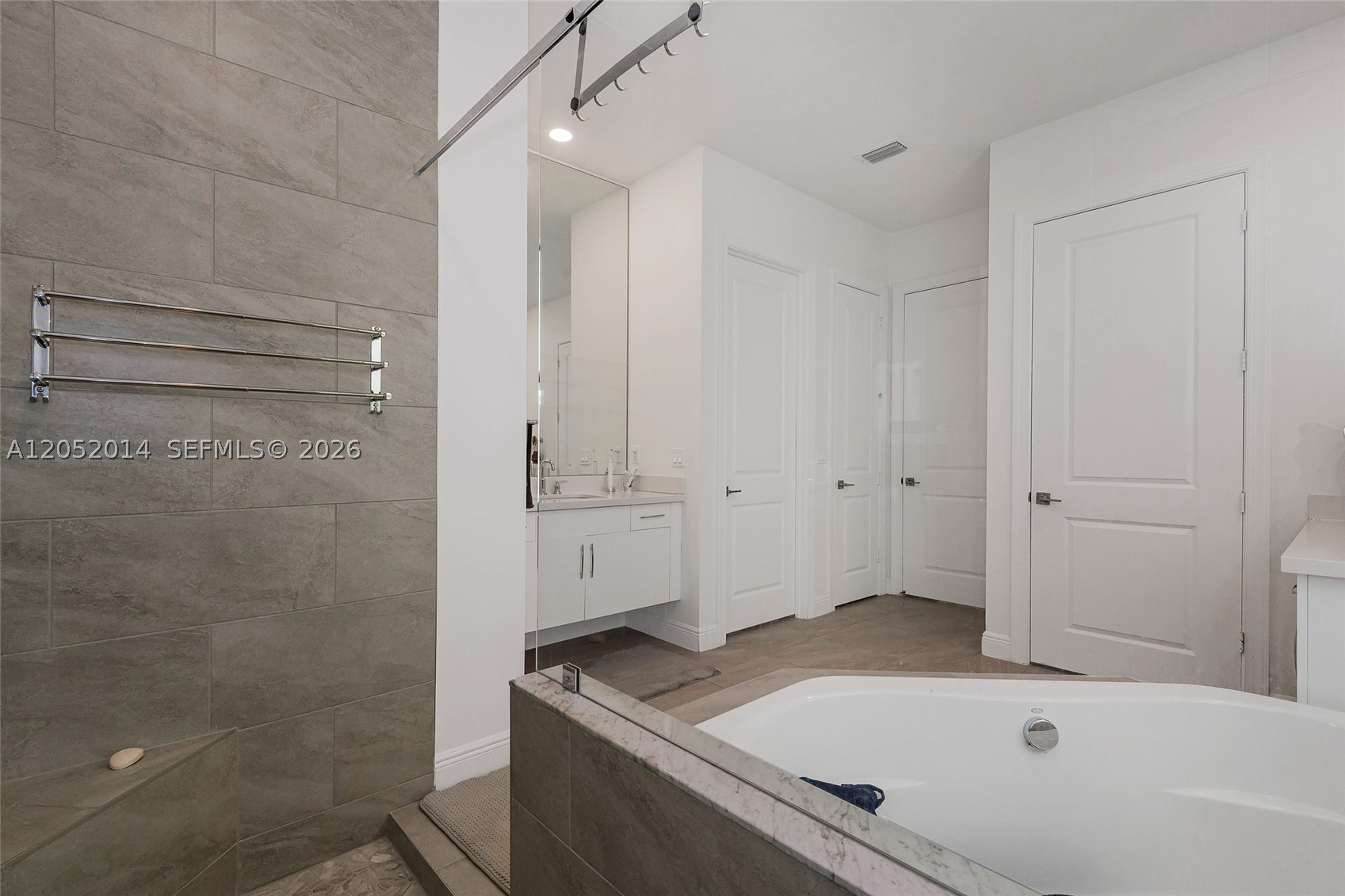 PARKLAND BAY - Residential Lease