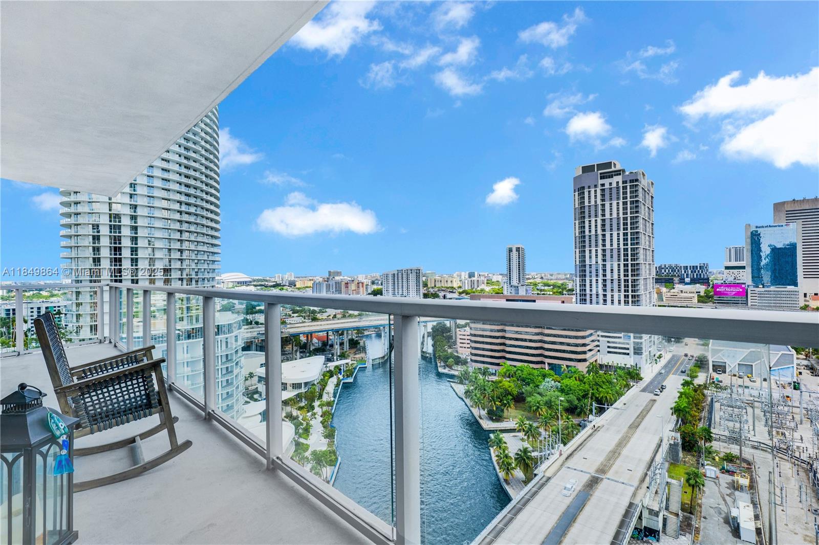 LATITUDE ON THE RIVER CON - Residential