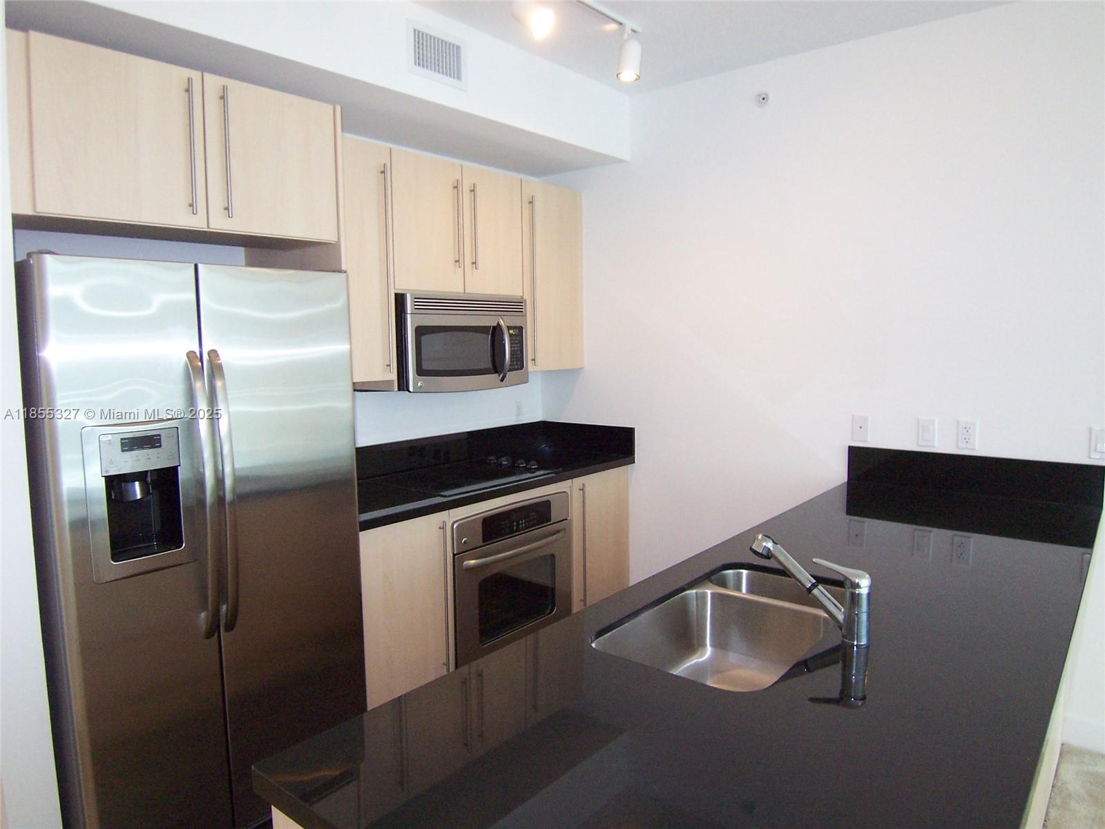 THE AXIS ON BRICKELL II C - Residential Lease