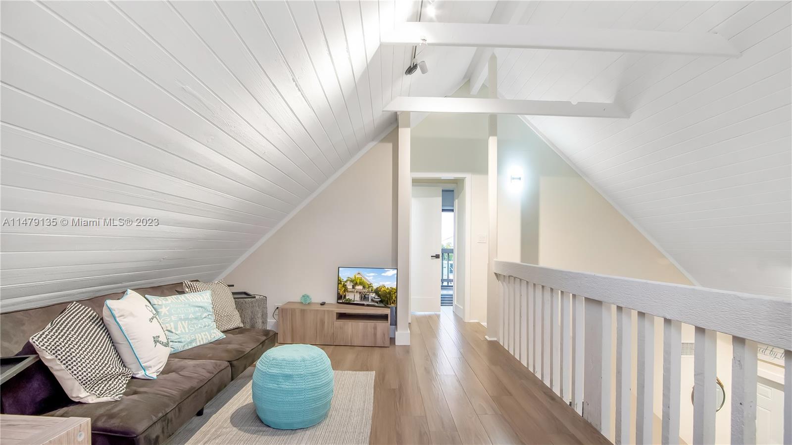 SEXTON COVES ESTATES - Residential