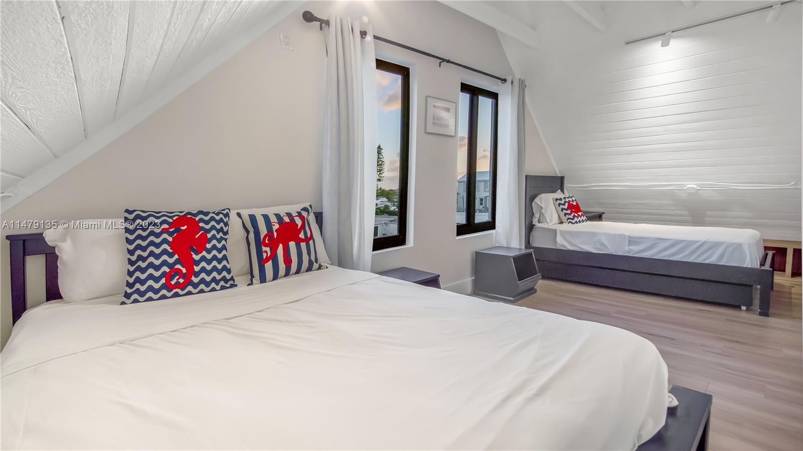 SEXTON COVES ESTATES - Residential