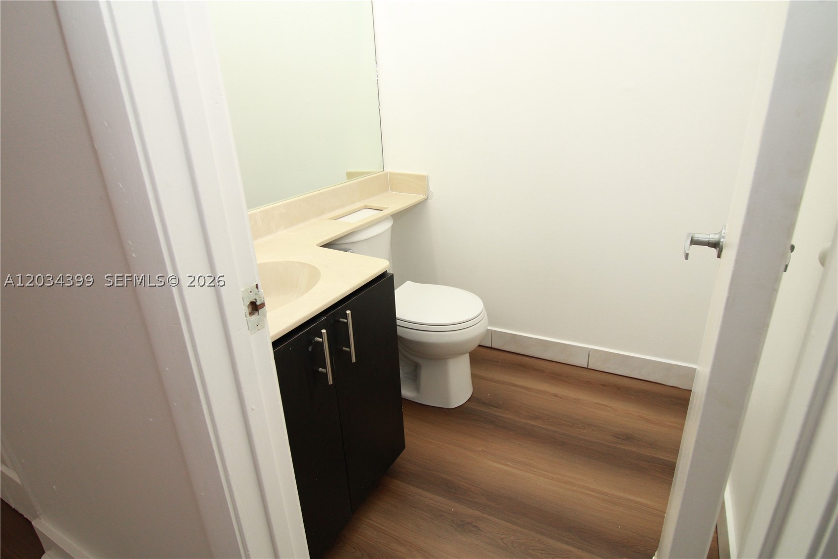 PEPPERTREE ON THE PARK CO - Residential Lease