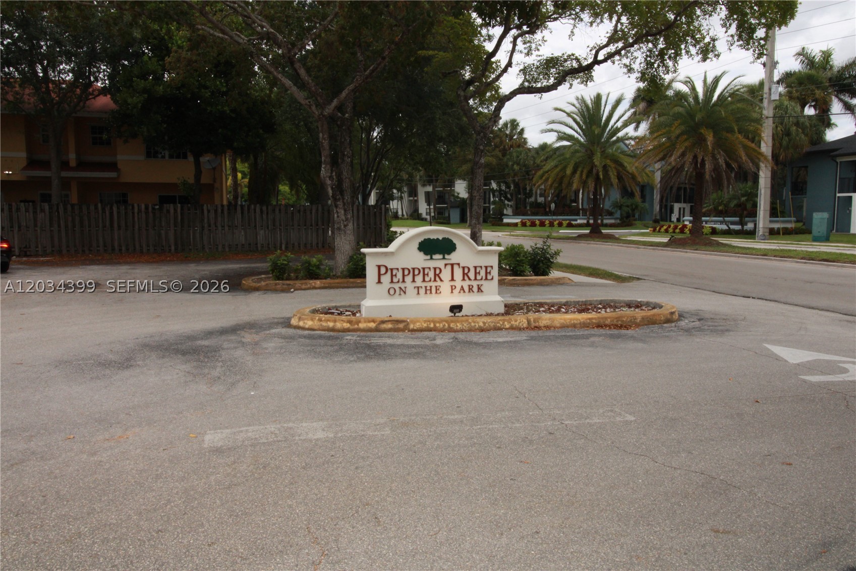 PEPPERTREE ON THE PARK CO - Residential Lease