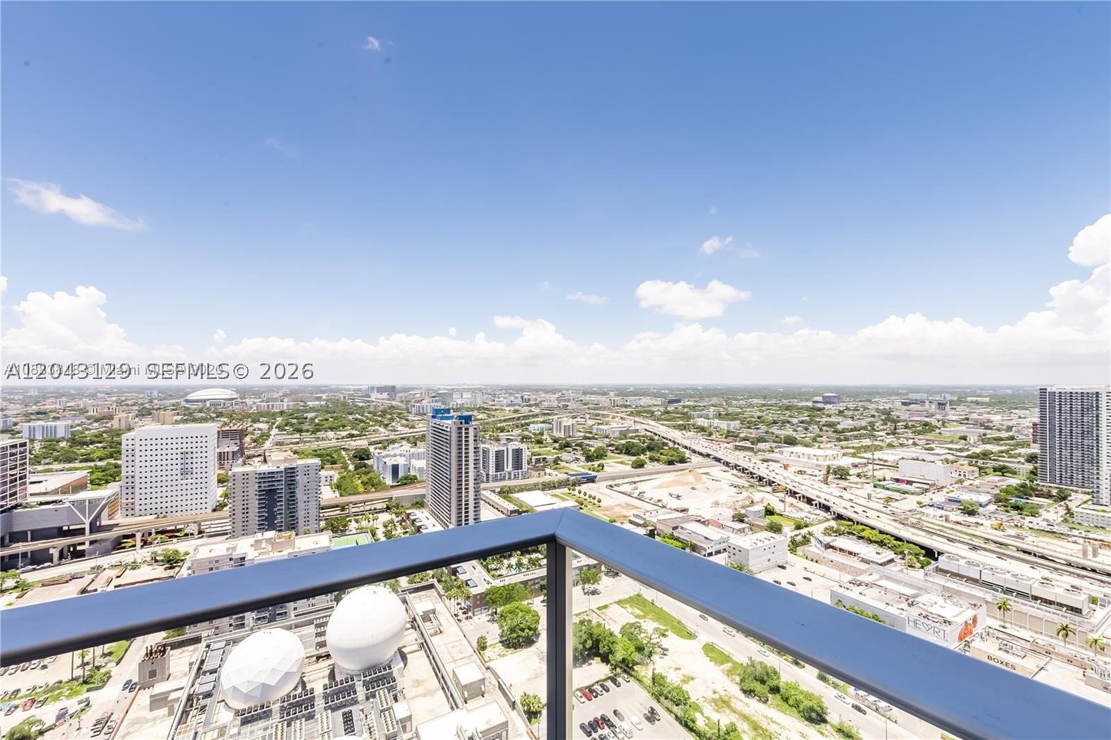 PARAMOUNT MIAMI WORLDCENT - Residential