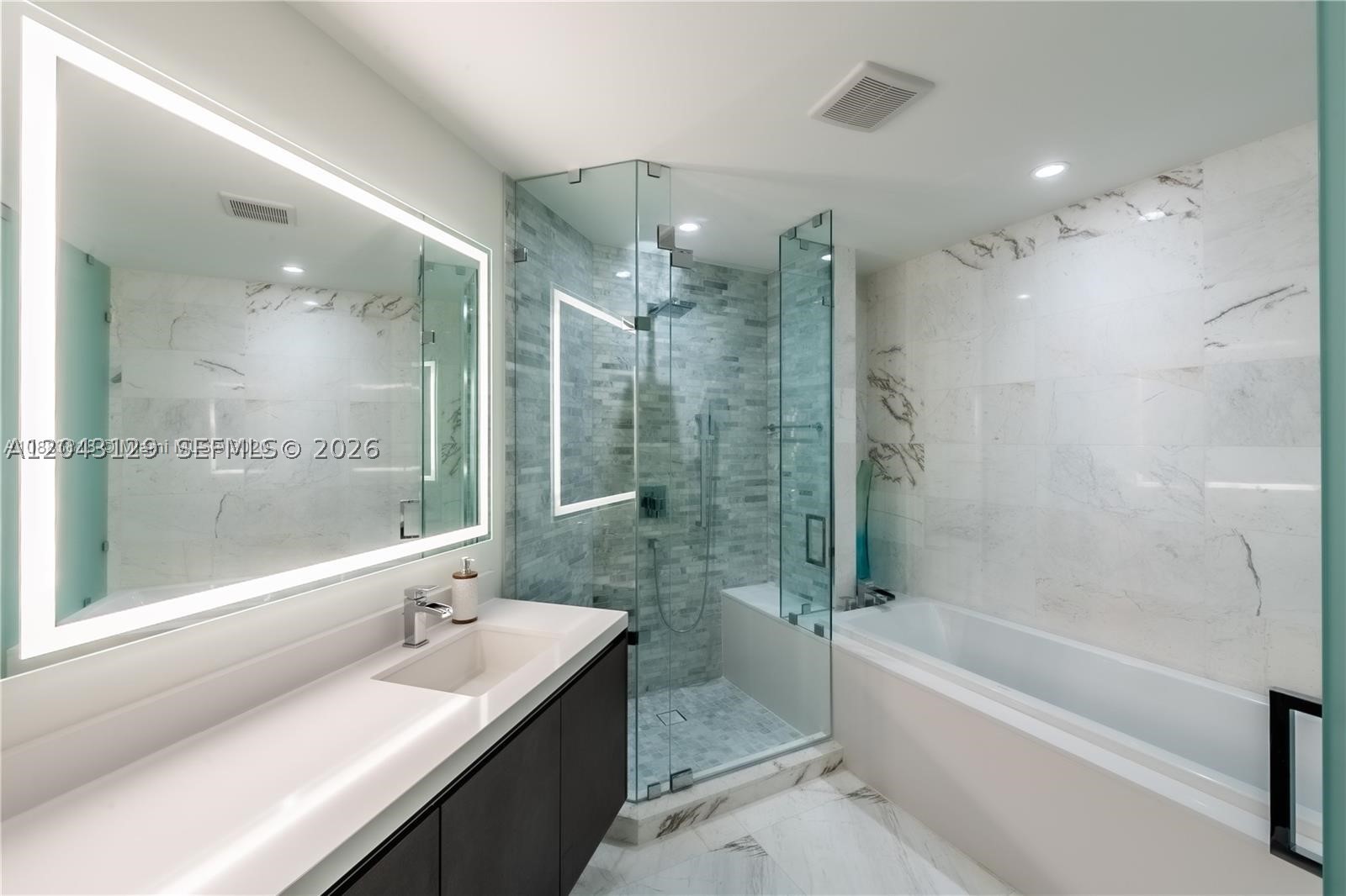 PARAMOUNT MIAMI WORLDCENT - Residential