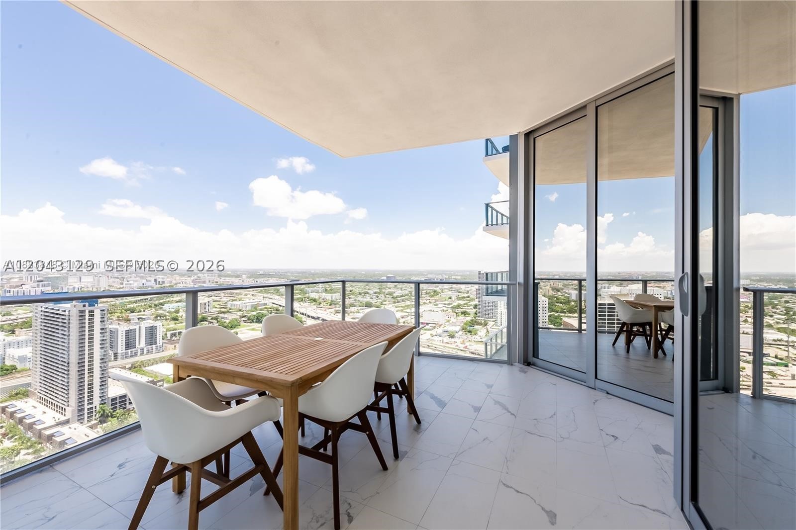 PARAMOUNT MIAMI WORLDCENT - Residential