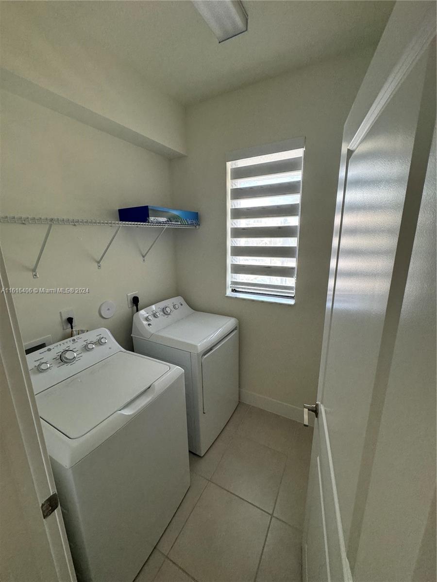 DOWNTOWN DORAL SOUTH PHAS - Residential Lease