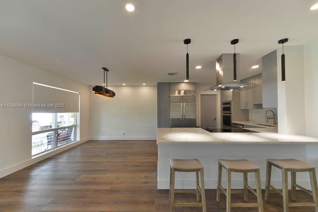 IMPERIAL POINT 1 SEC - Residential
