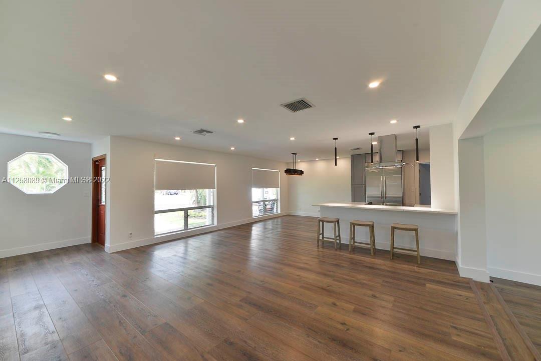 IMPERIAL POINT 1 SEC - Residential
