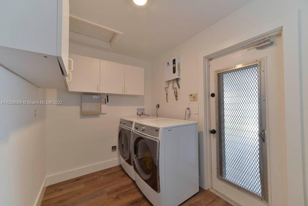 IMPERIAL POINT 1 SEC - Residential