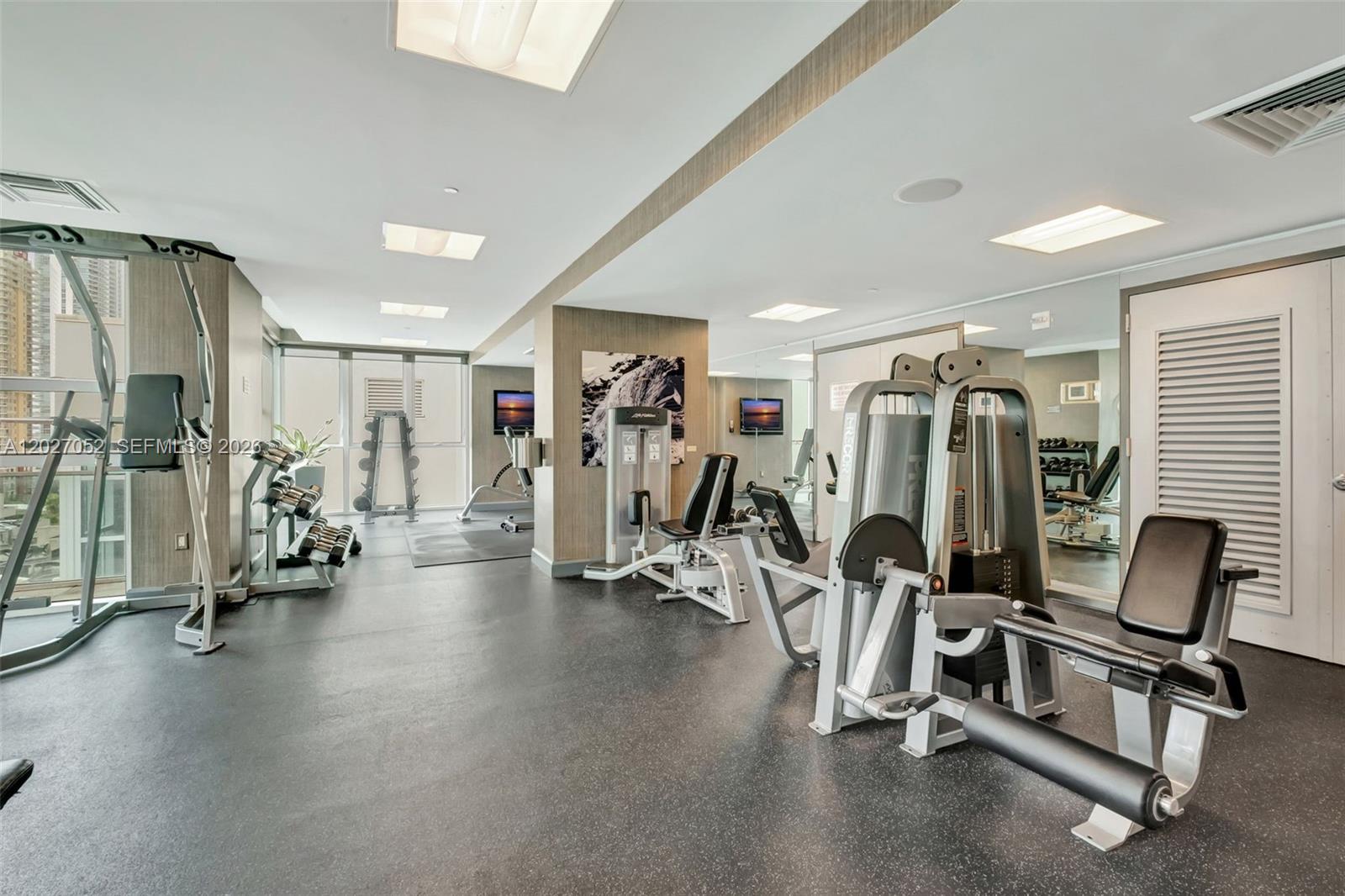 THE PLAZA 851 BRICKELL CO - Residential
