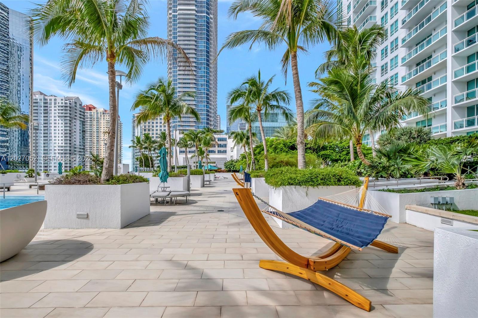 THE PLAZA 851 BRICKELL CO - Residential