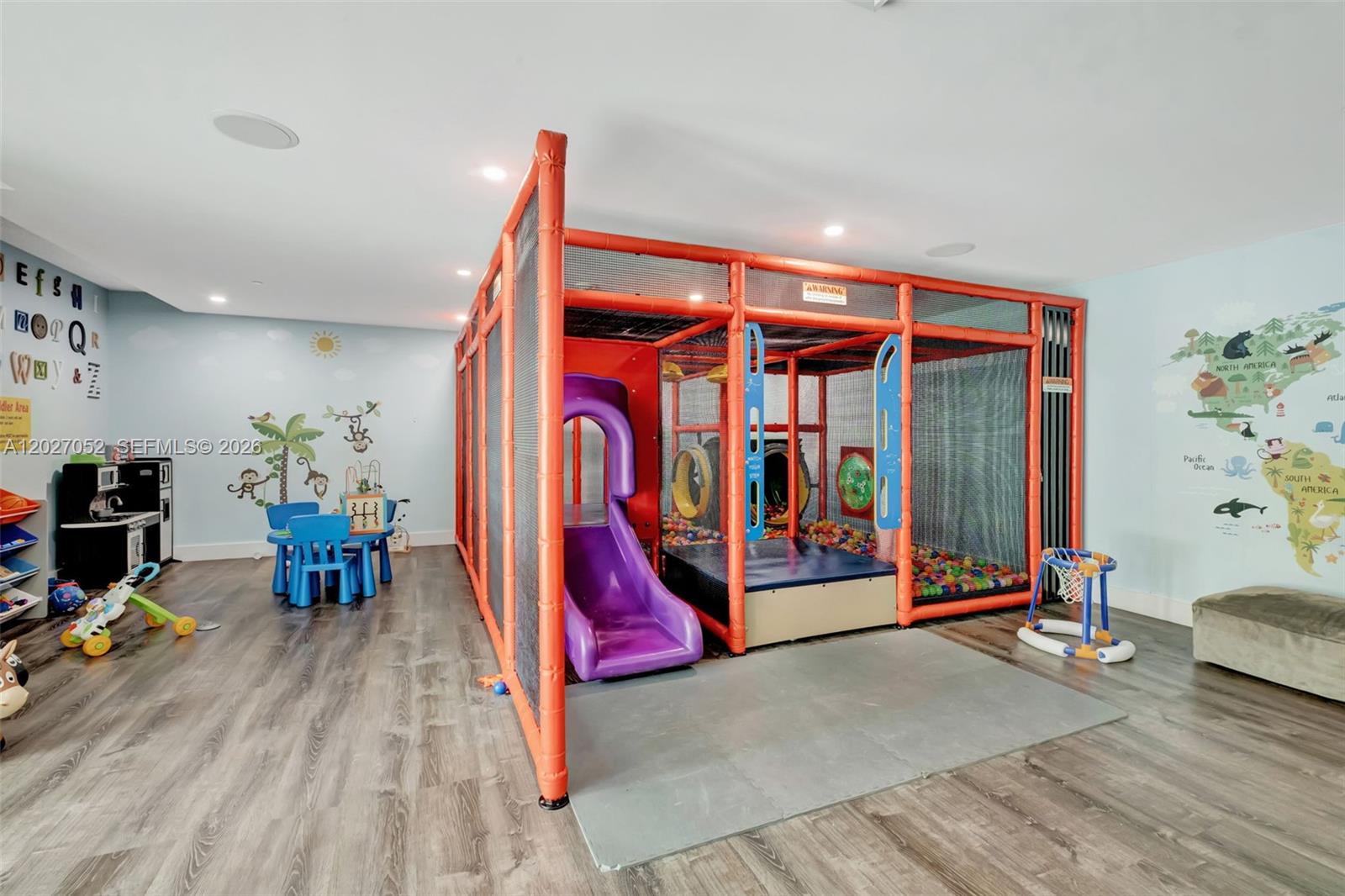THE PLAZA 851 BRICKELL CO - Residential
