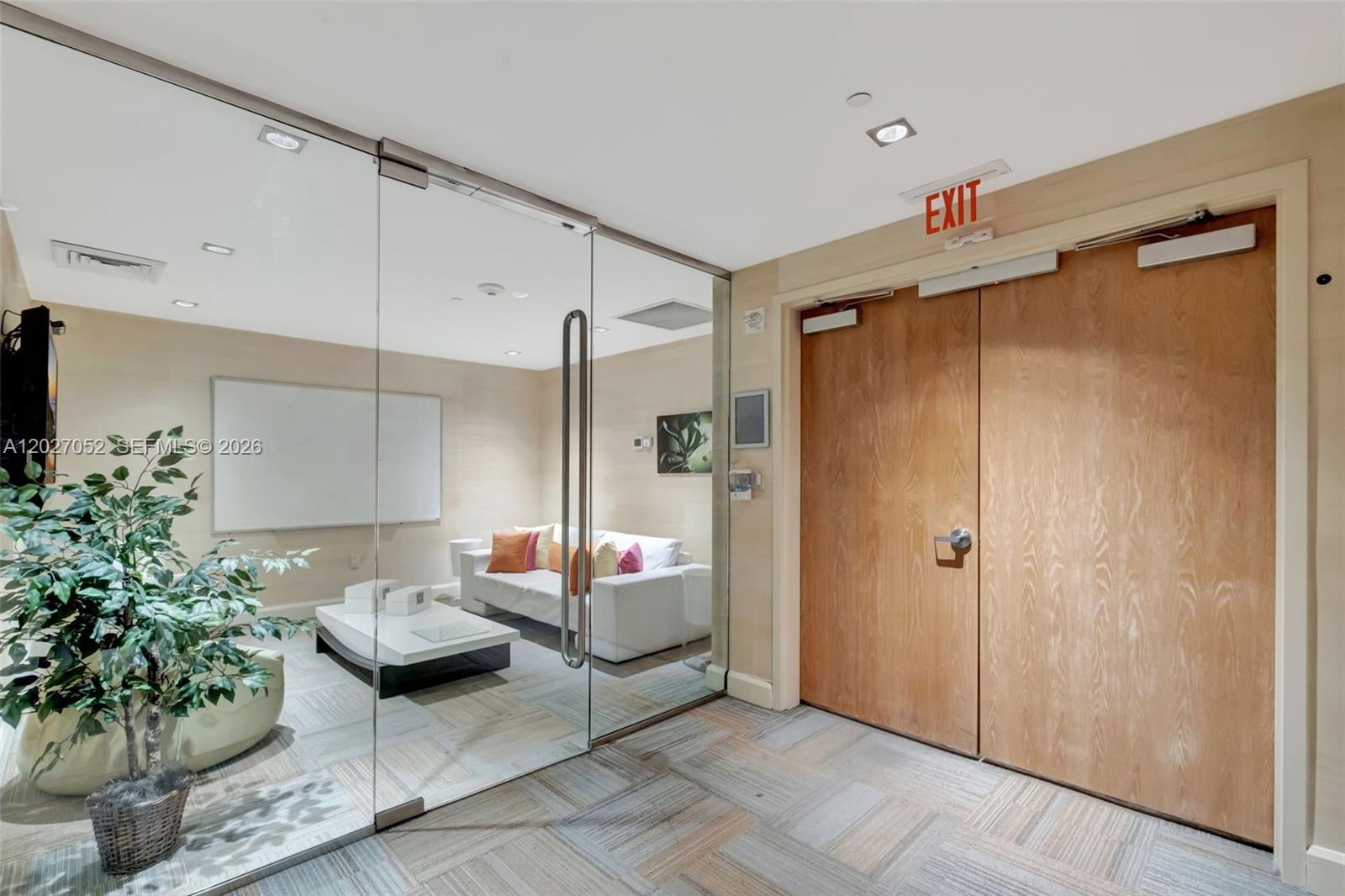 THE PLAZA 851 BRICKELL CO - Residential
