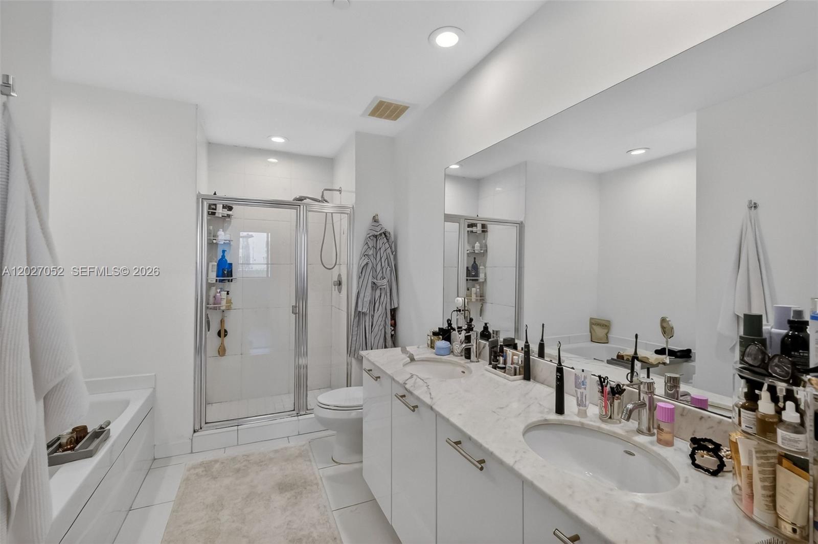 THE PLAZA 851 BRICKELL CO - Residential