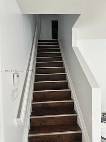 SILVER FALLS - Residential Lease