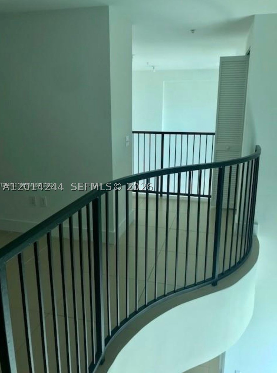 MET 1 CONDO - Residential