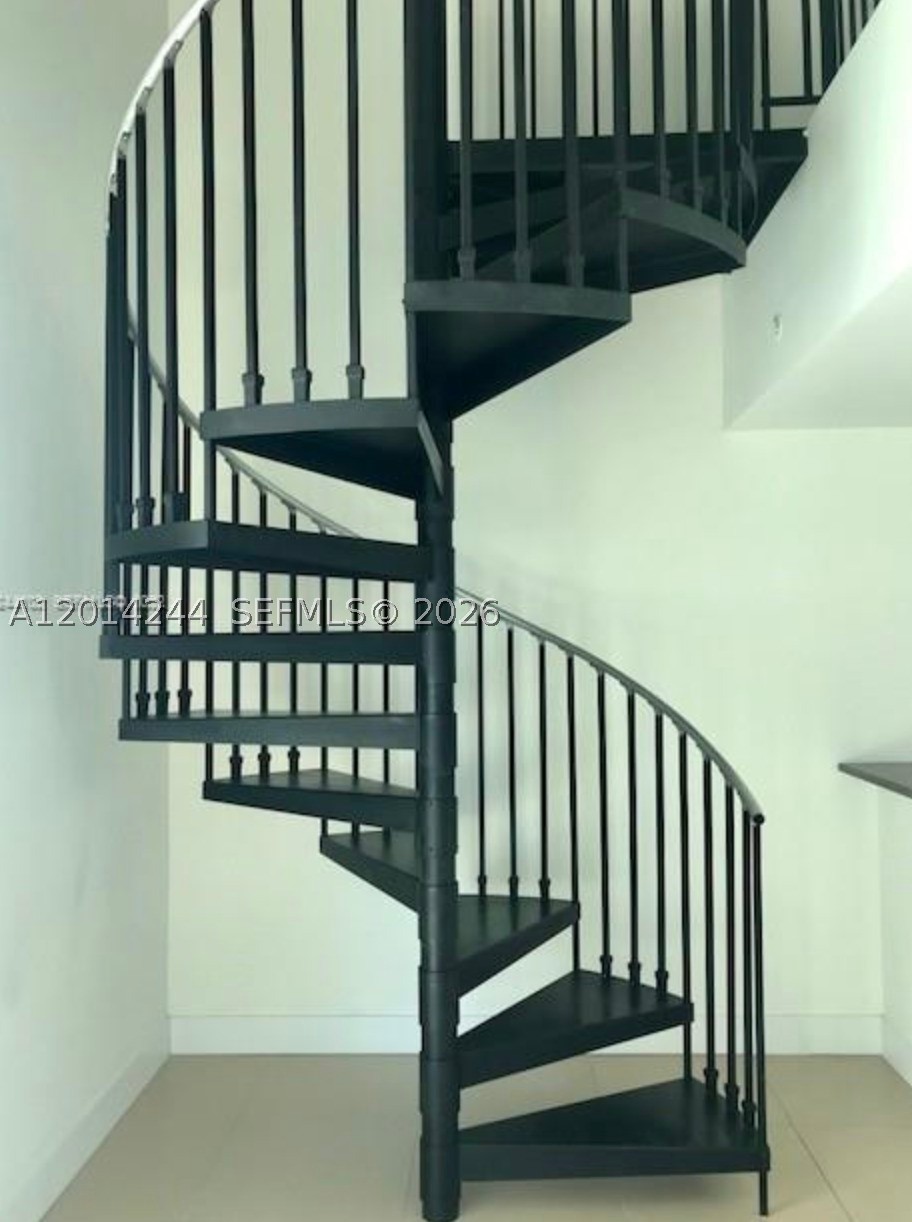 MET 1 CONDO - Residential