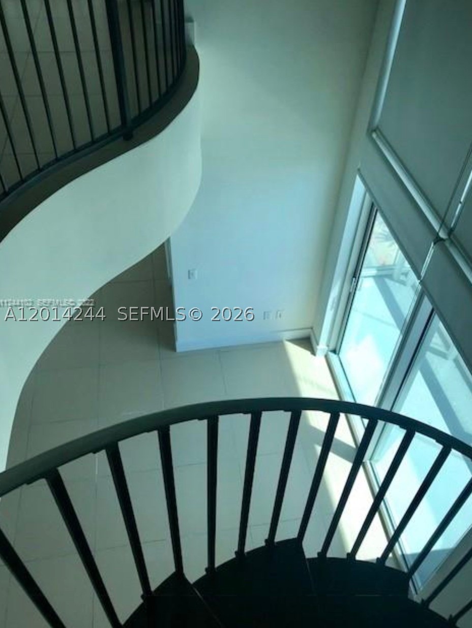 MET 1 CONDO - Residential