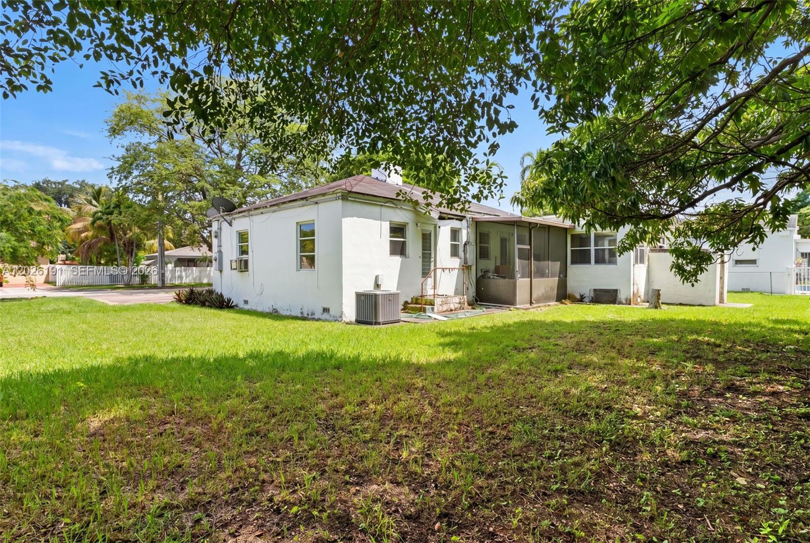 N MIAMI ESTATES - Residential