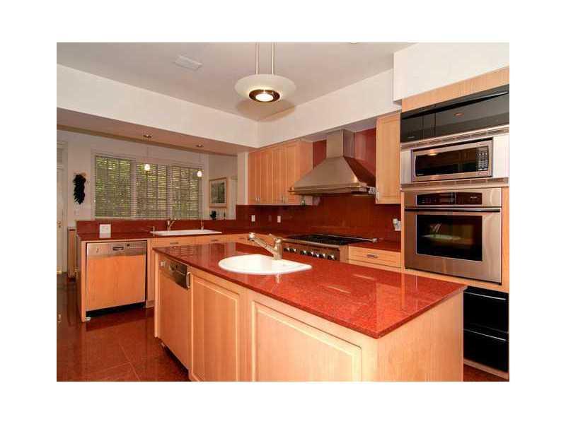 BAY HARBOR ISLAND - Residential