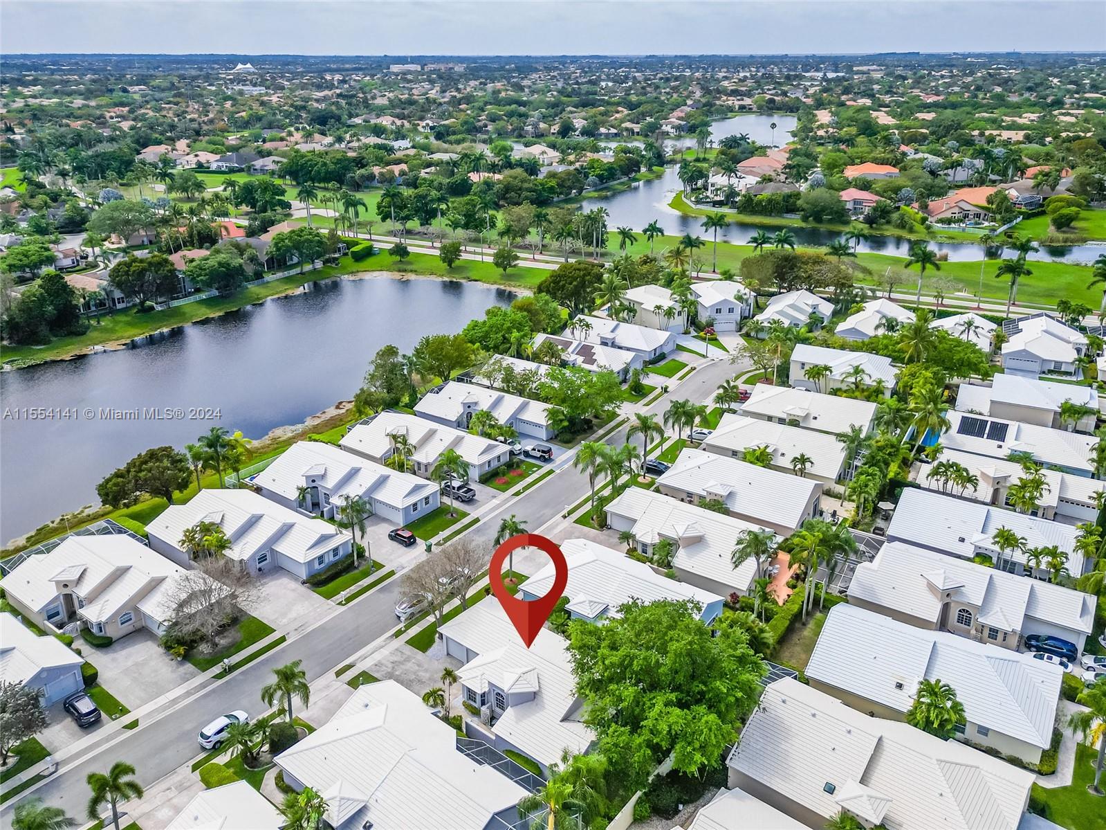 HOLLYWOOD LAKES COUNTRY C - Residential