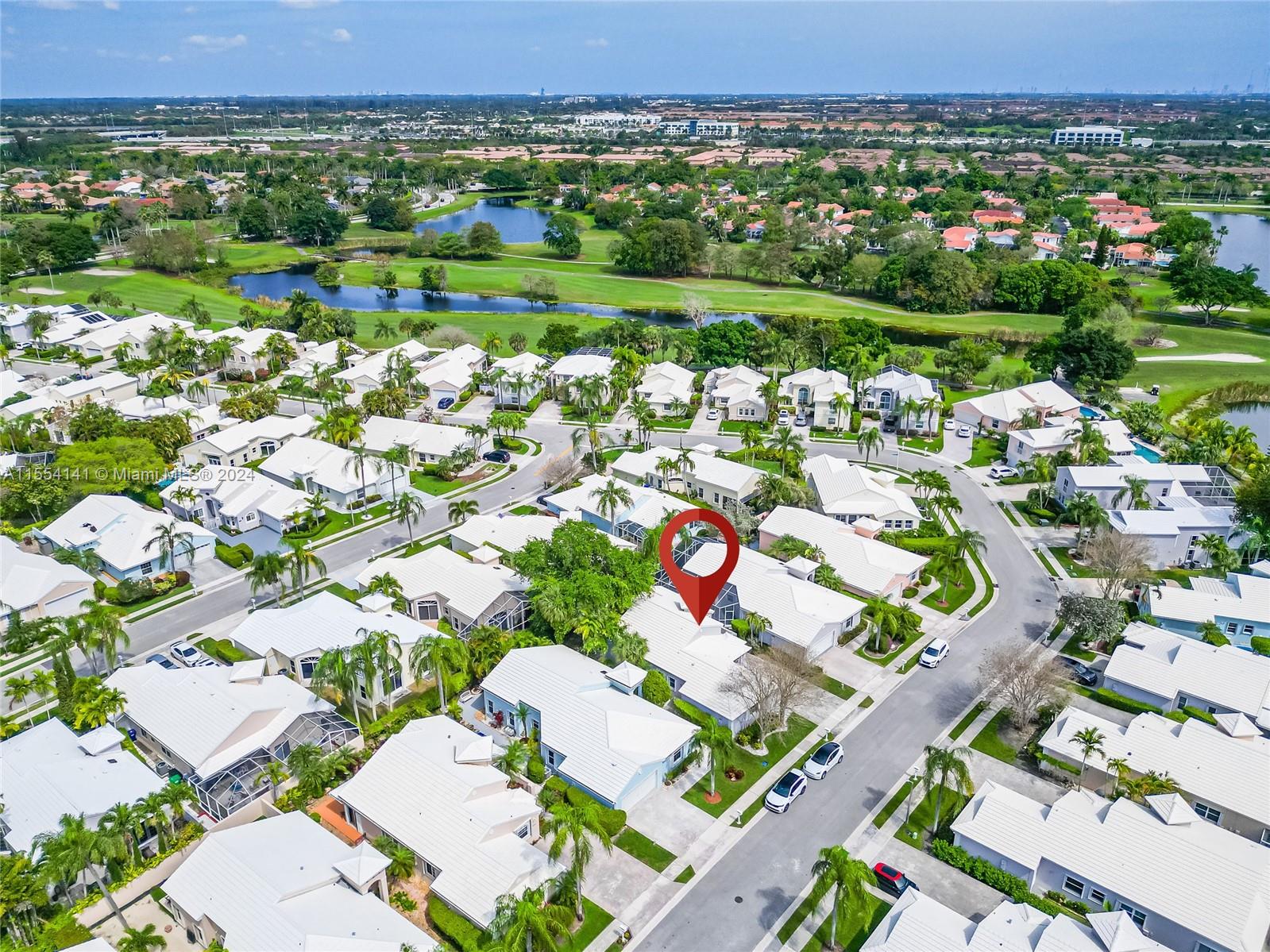 HOLLYWOOD LAKES COUNTRY C - Residential