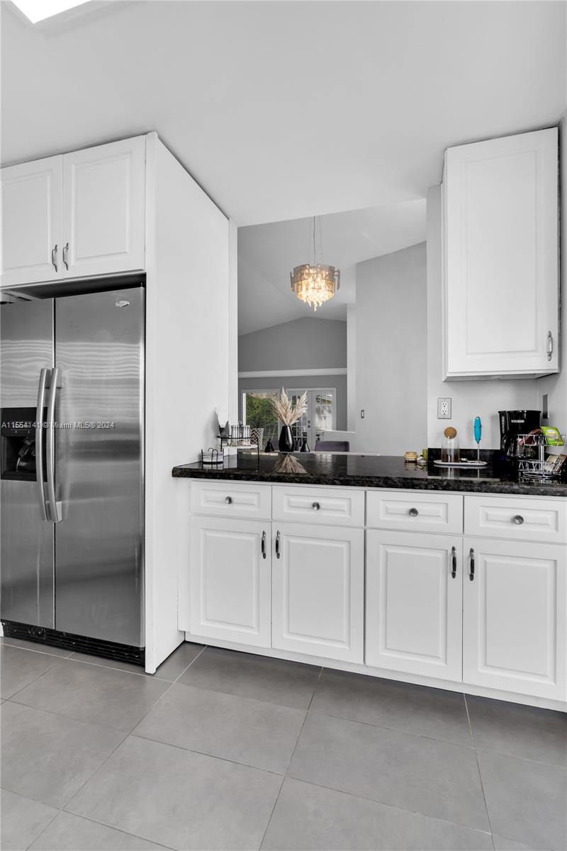 HOLLYWOOD LAKES COUNTRY C - Residential