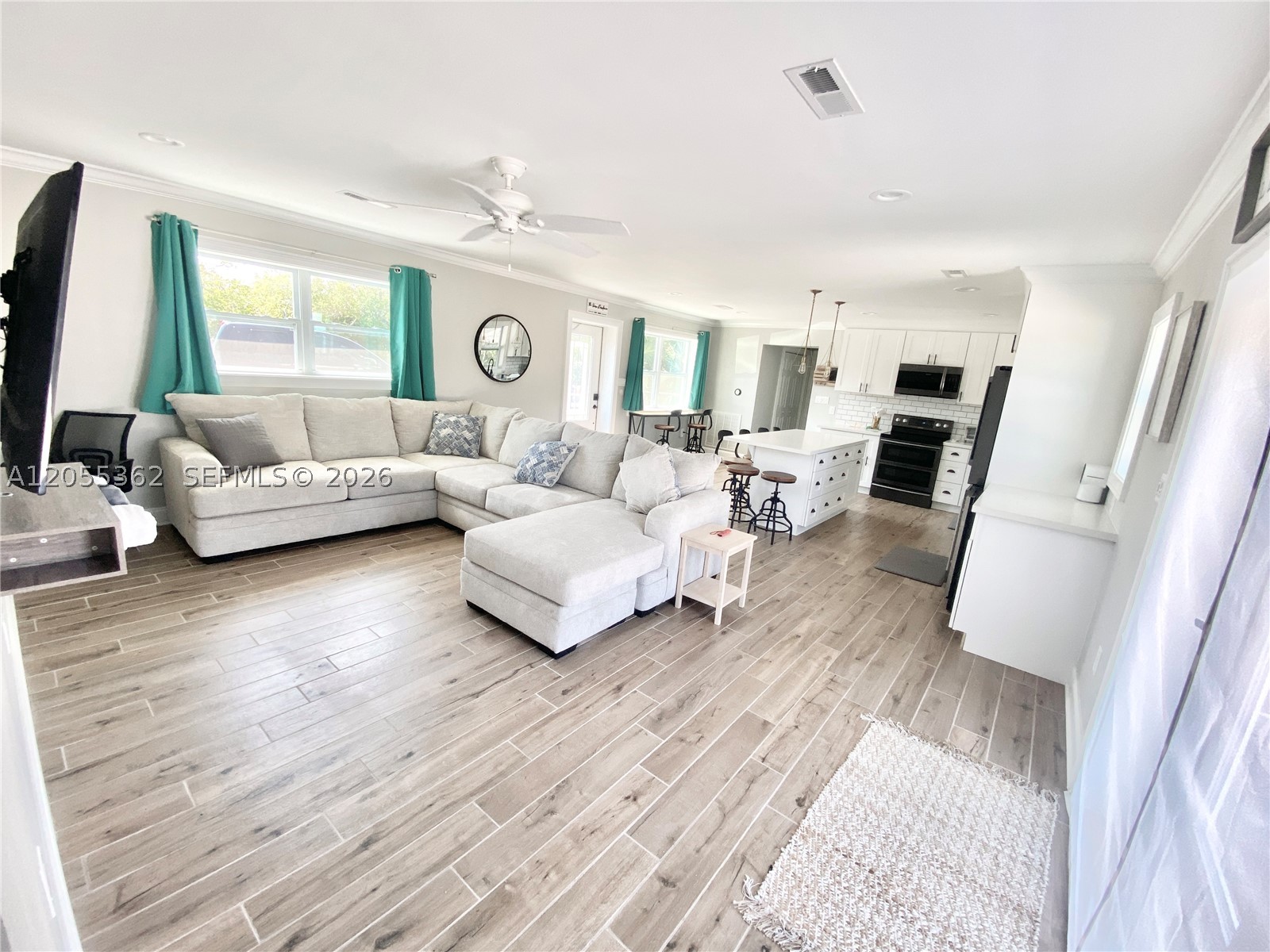 BREEZESWEPT BEACH ESTS - Residential Lease