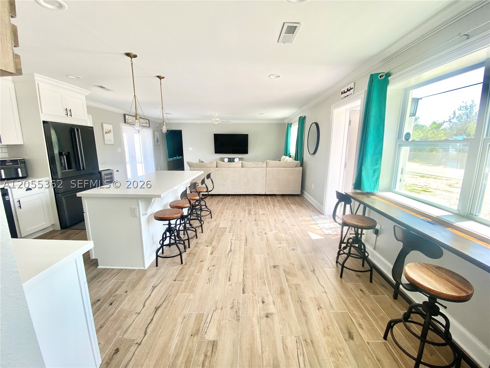 BREEZESWEPT BEACH ESTS - Residential Lease