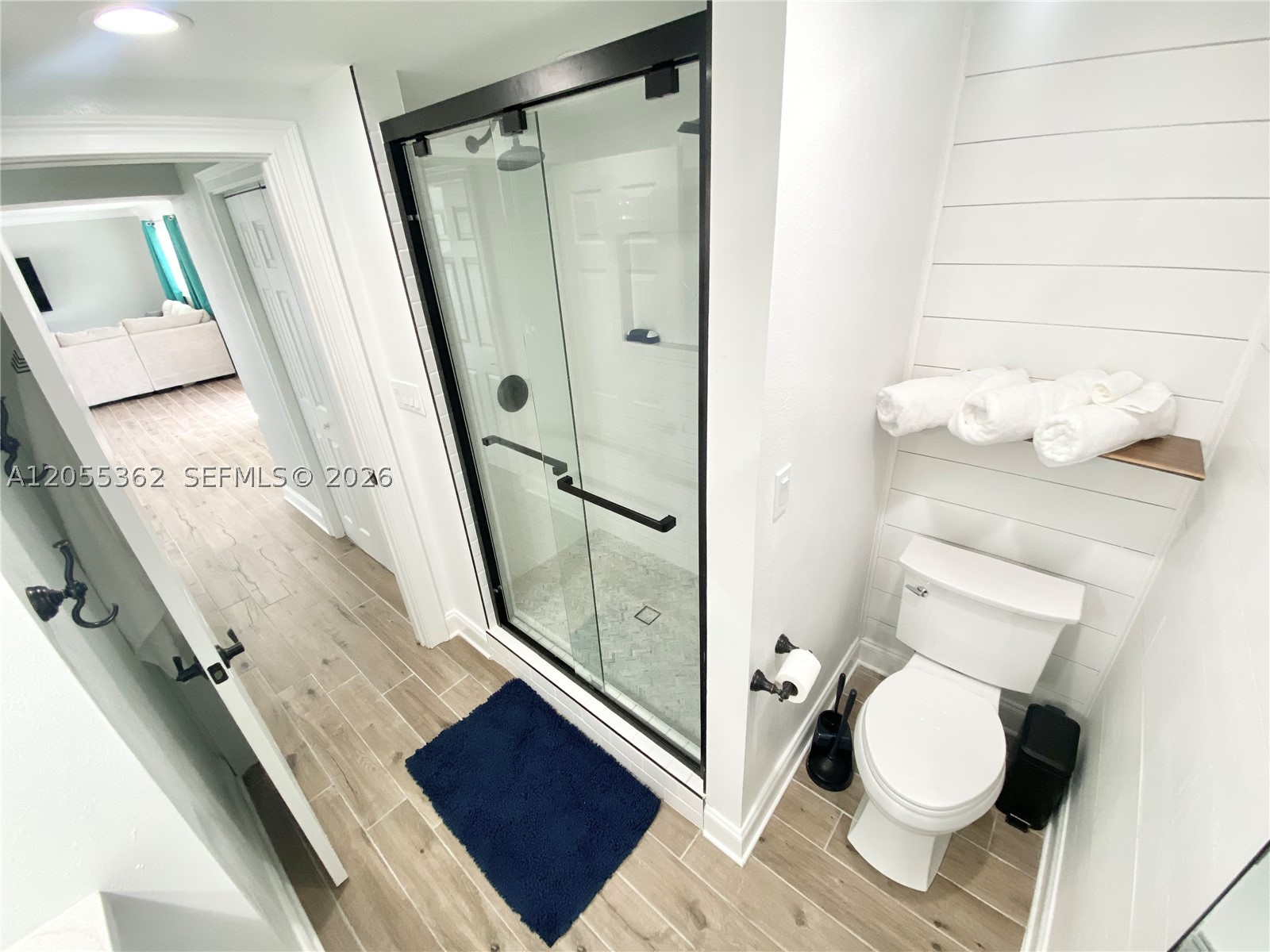 BREEZESWEPT BEACH ESTS - Residential Lease