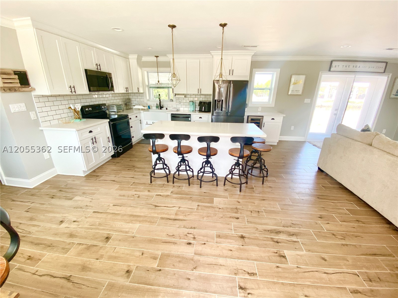 BREEZESWEPT BEACH ESTS - Residential Lease