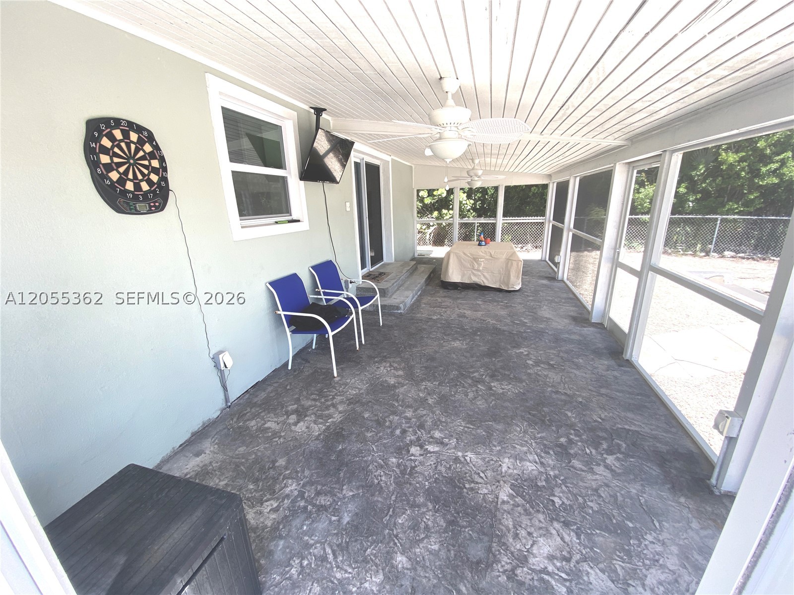 BREEZESWEPT BEACH ESTS - Residential Lease