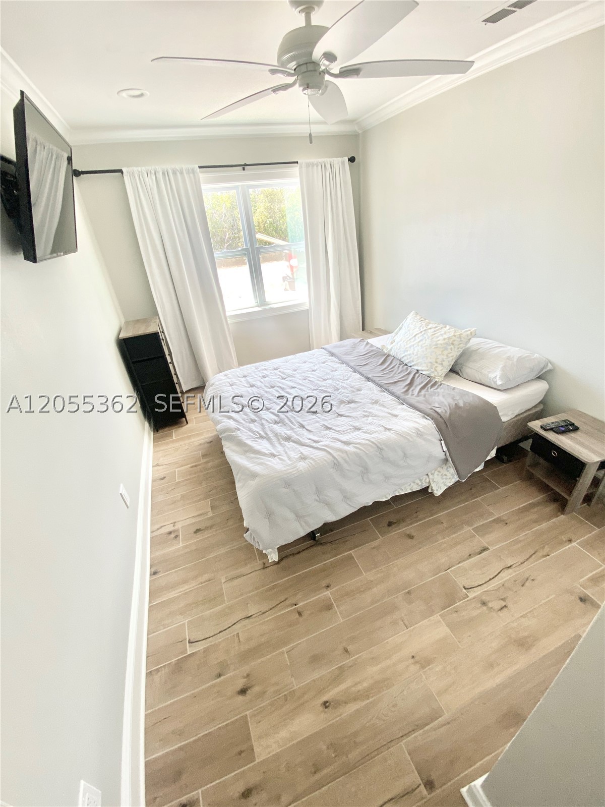 BREEZESWEPT BEACH ESTS - Residential Lease