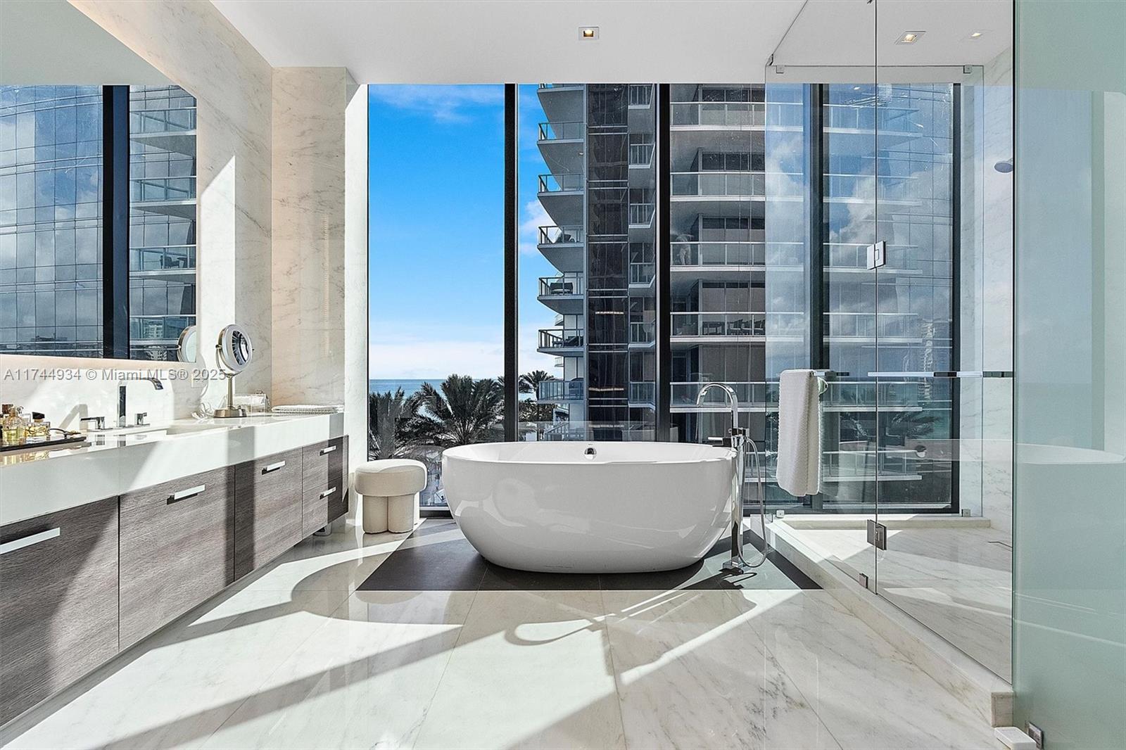 MUSE CONDO - Residential