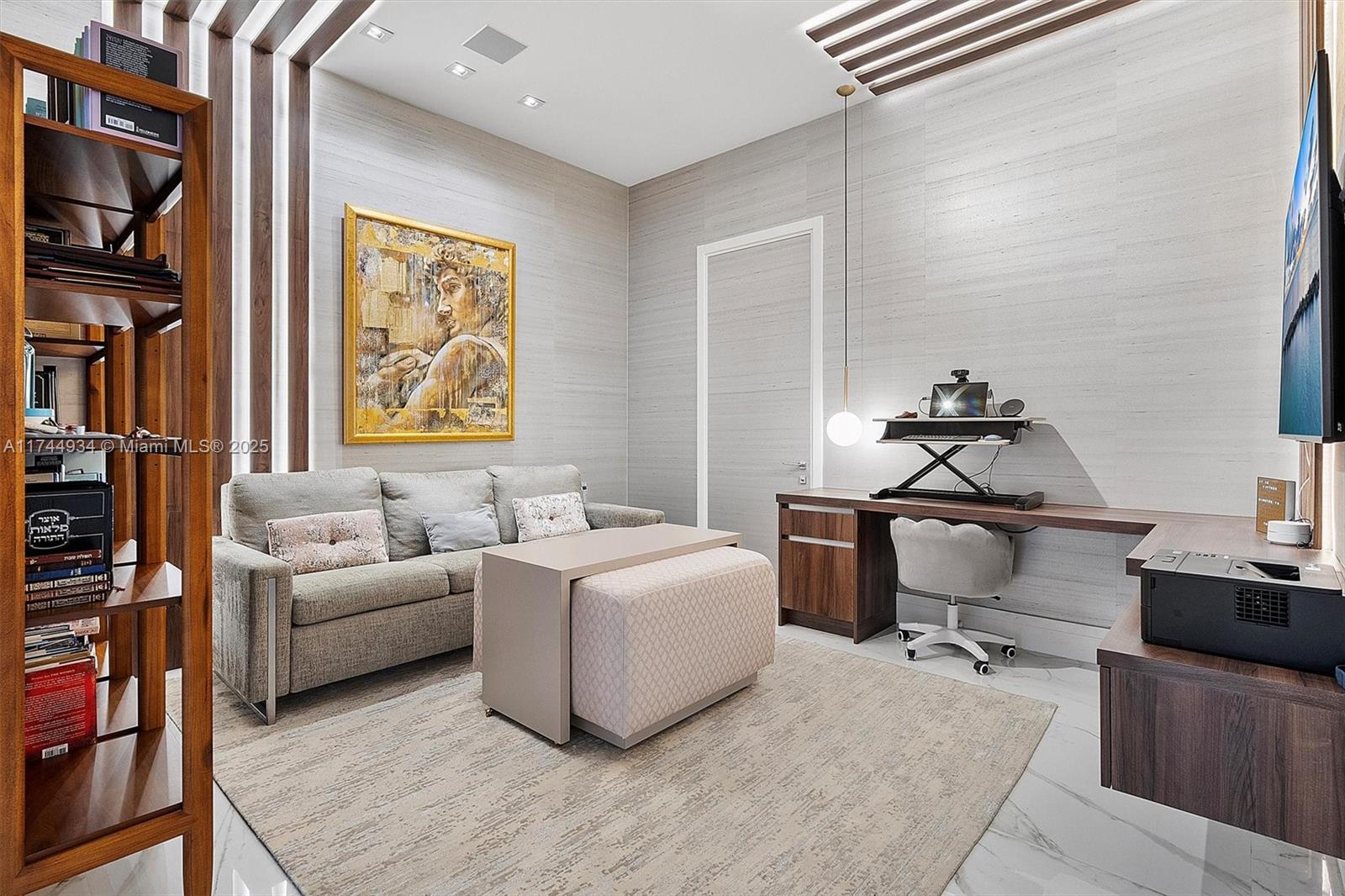 MUSE CONDO - Residential