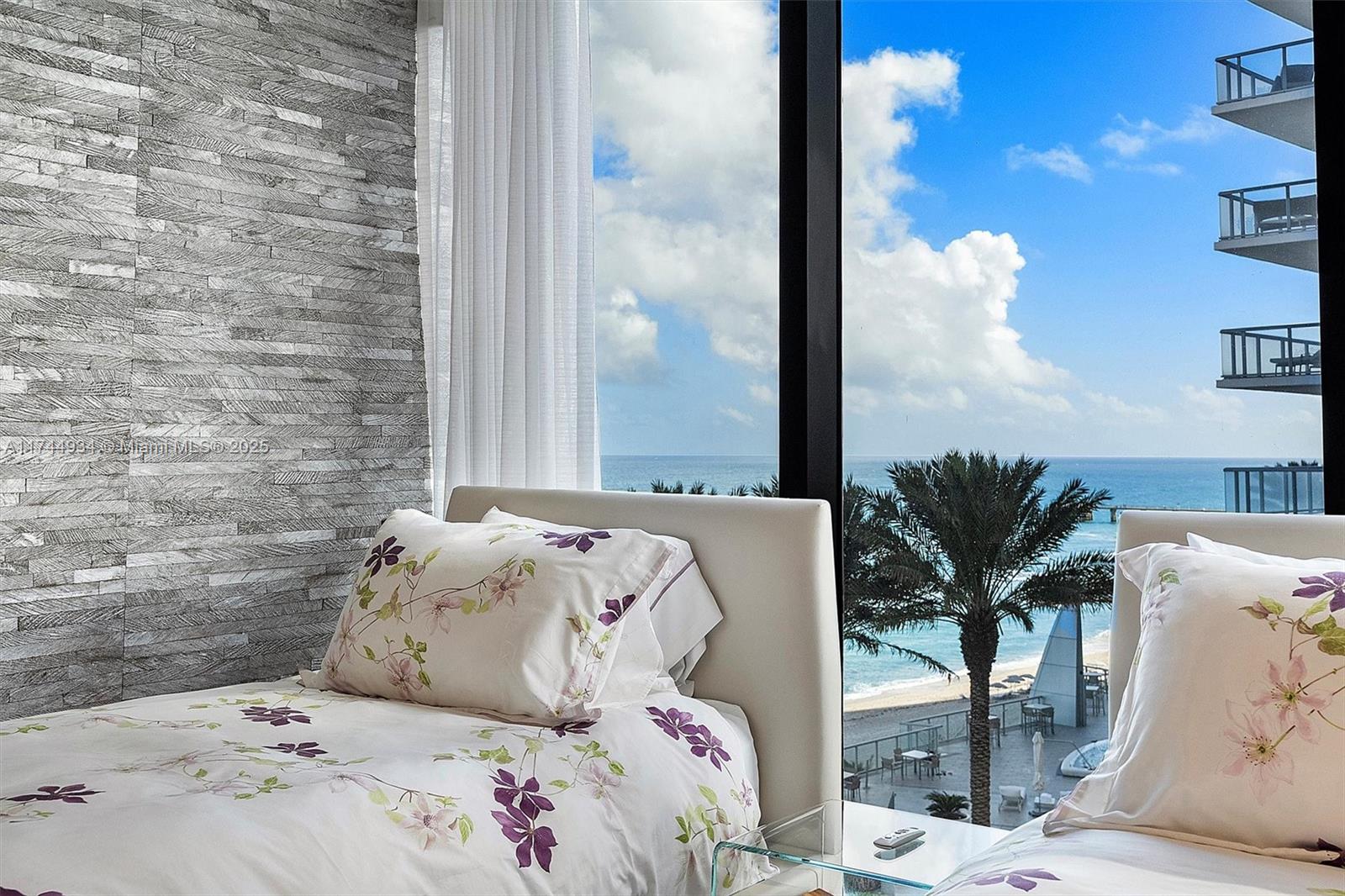 MUSE CONDO - Residential