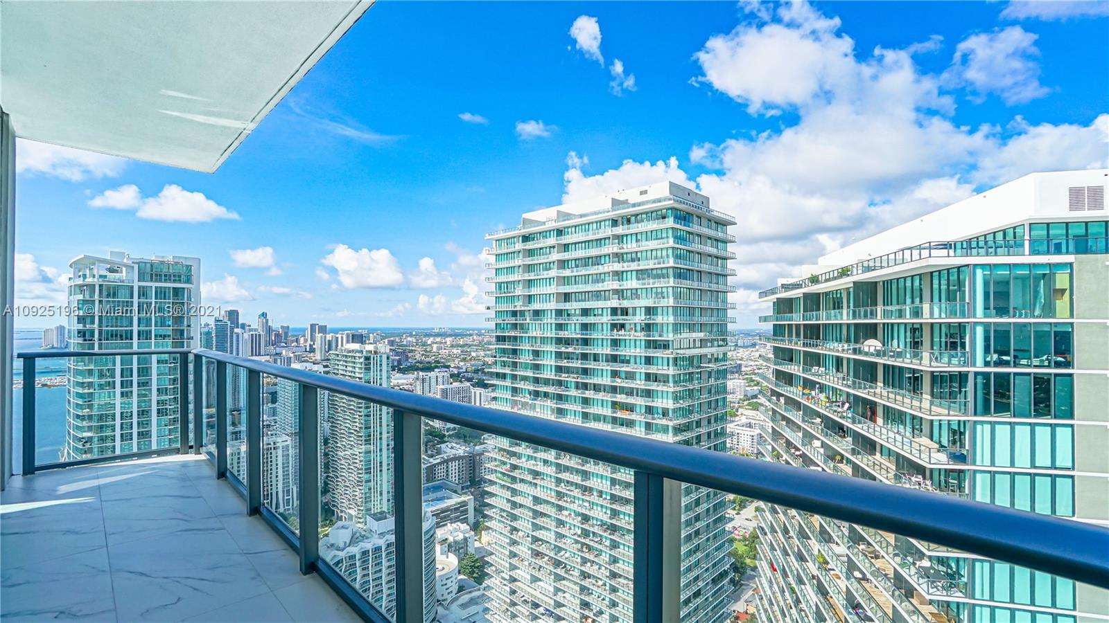 ONE PARAISO CONDO - Residential