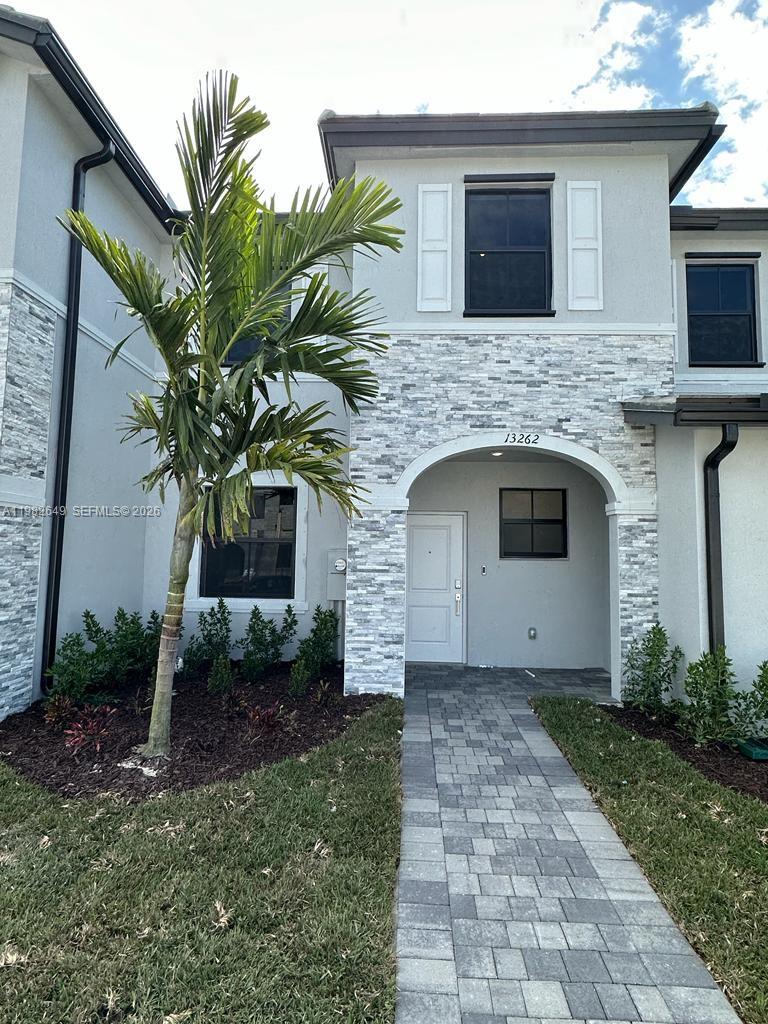 PINE ISLE - Residential