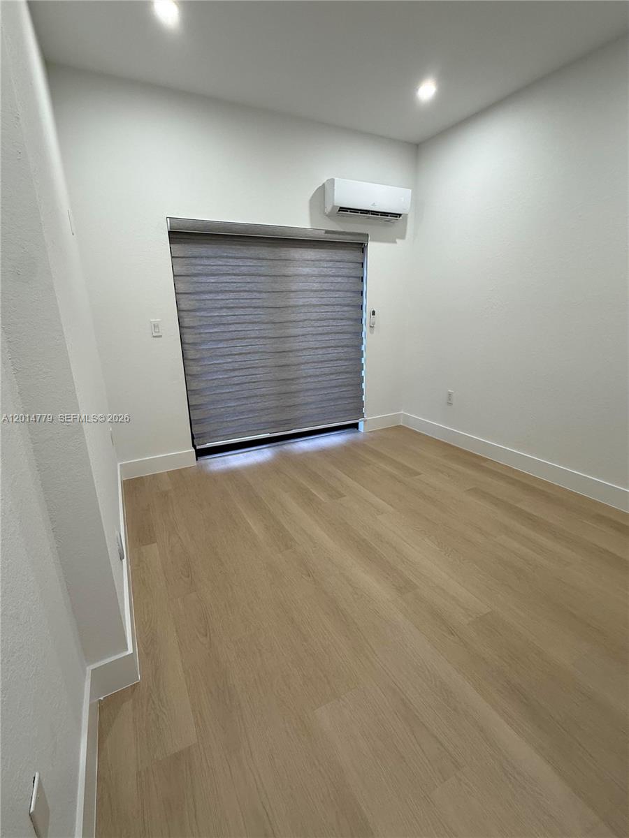 TROPICAL BREEZE TOWNHOUSE - Residential