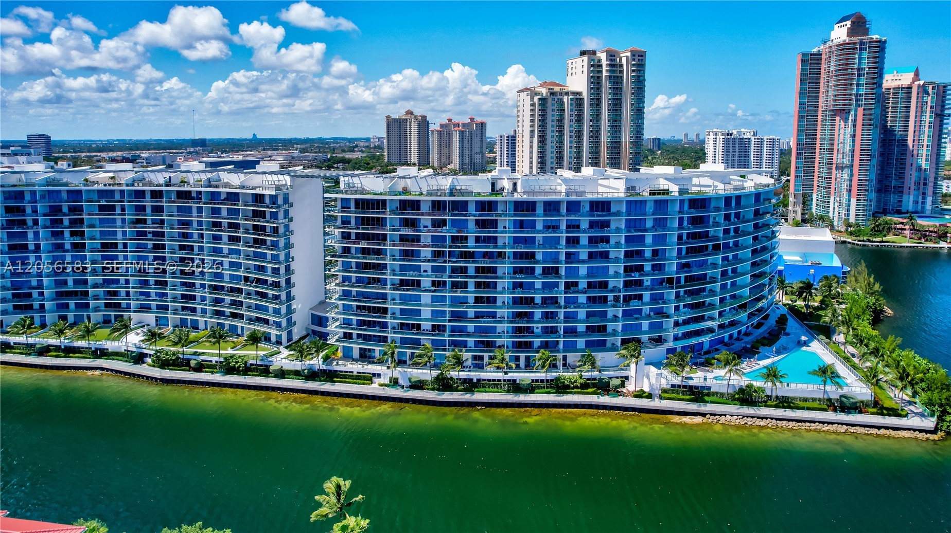 ECHO CONDO AVENTURA - Residential