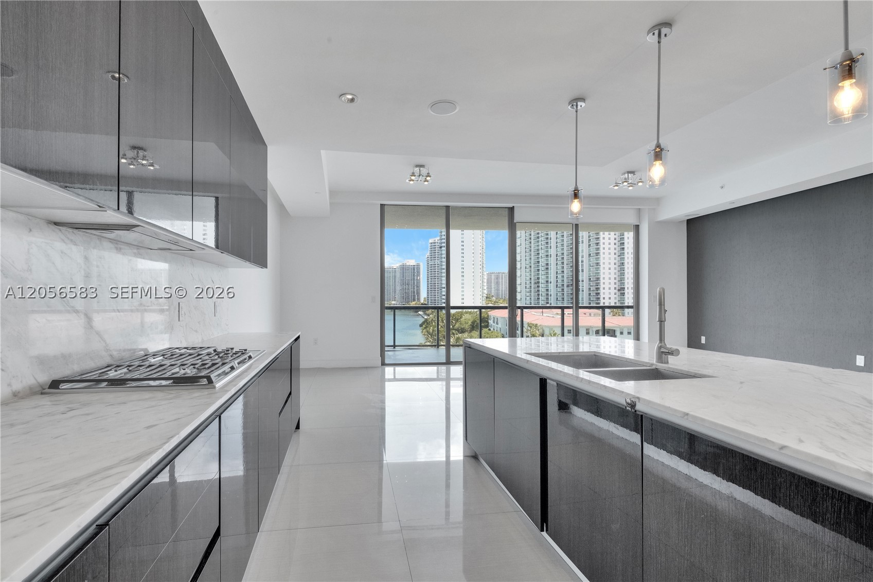 ECHO CONDO AVENTURA - Residential