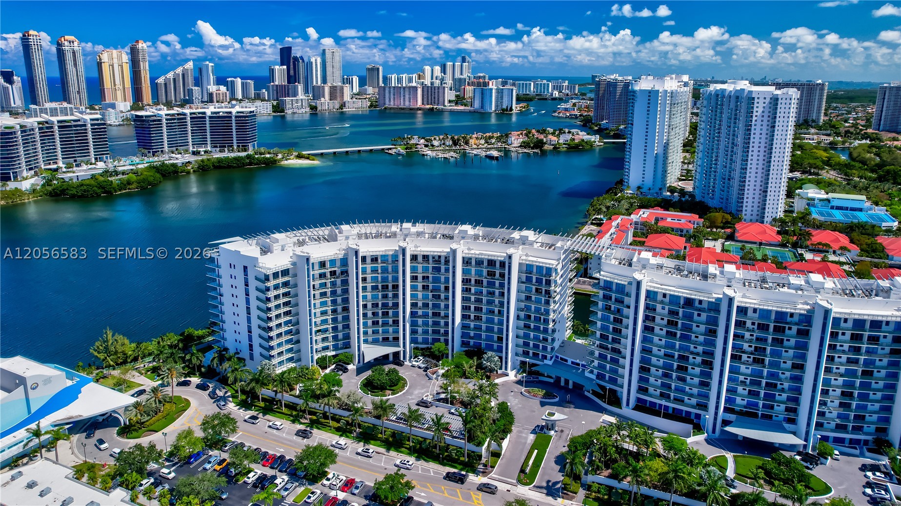 ECHO CONDO AVENTURA - Residential