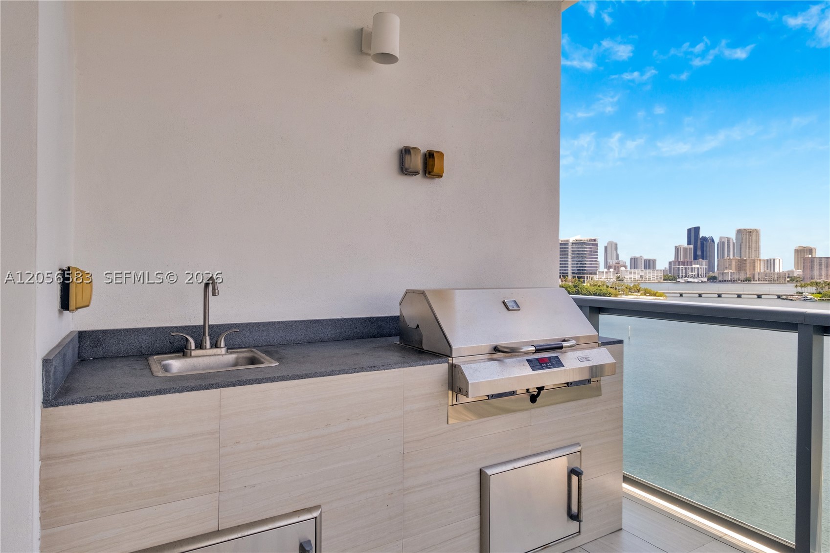 ECHO CONDO AVENTURA - Residential