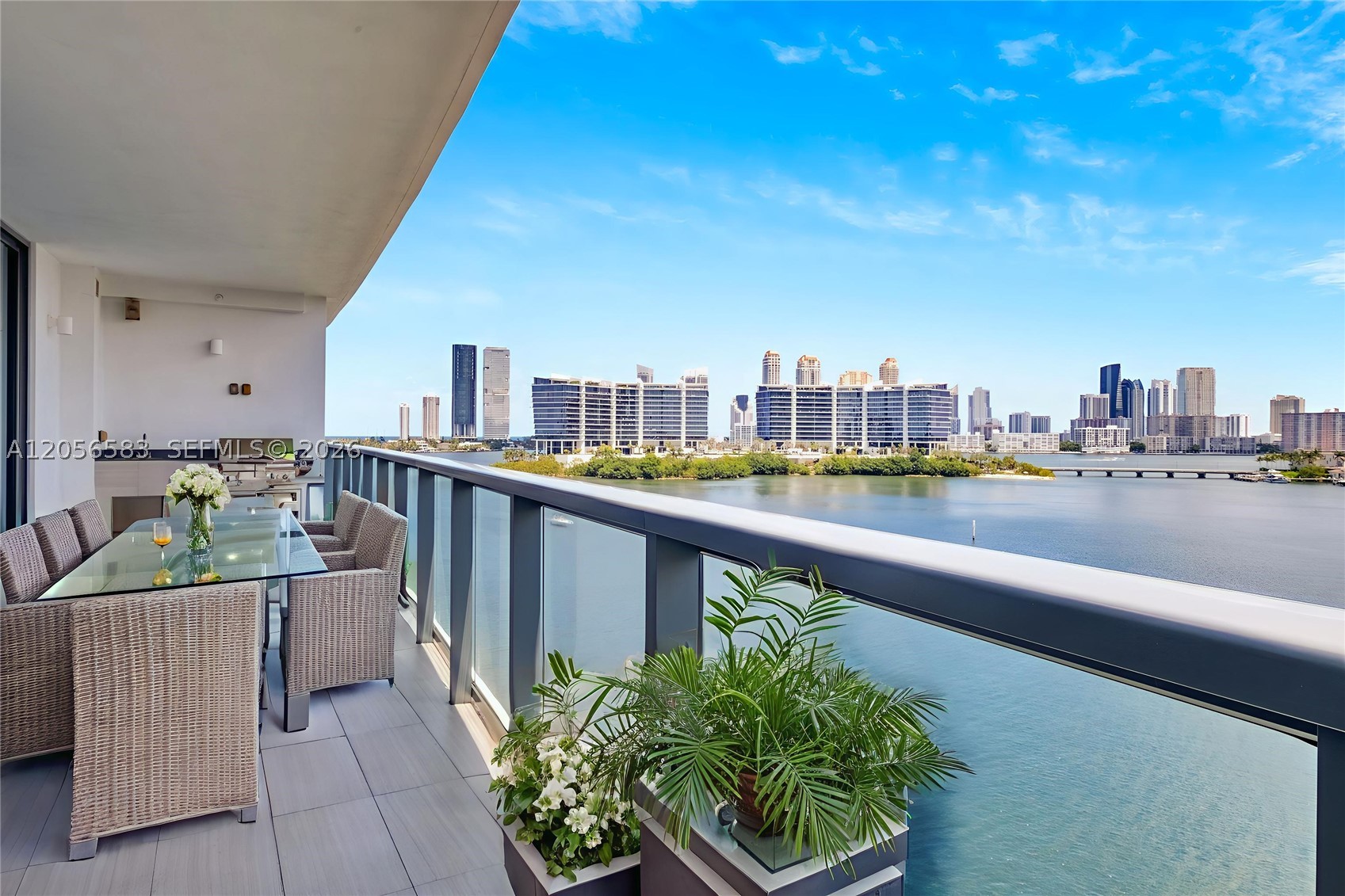 ECHO CONDO AVENTURA - Residential
