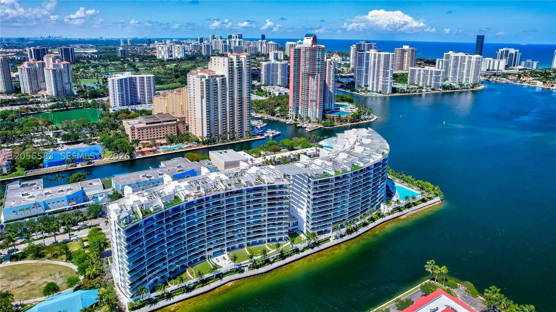 ECHO CONDO AVENTURA - Residential