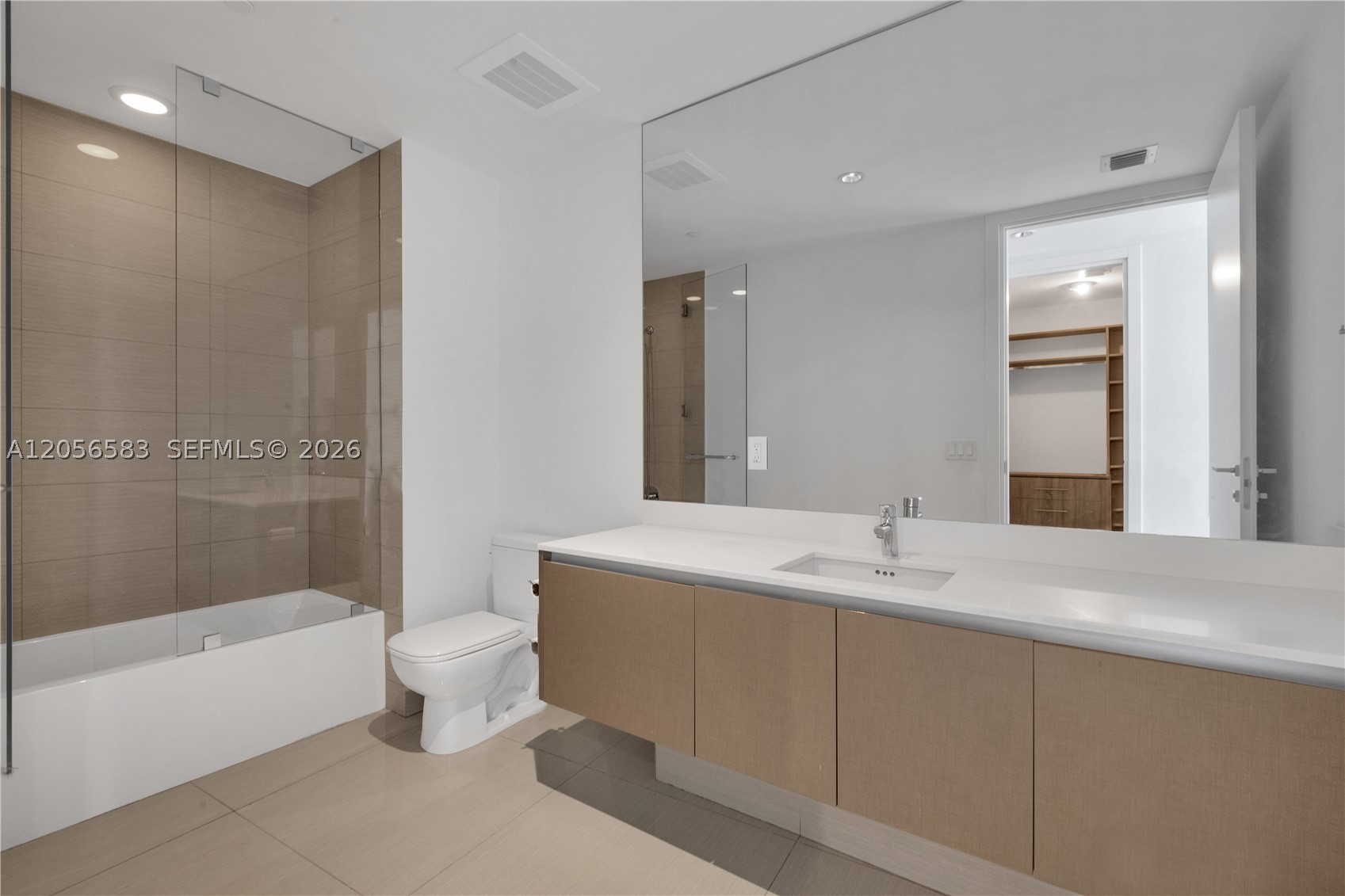 ECHO CONDO AVENTURA - Residential