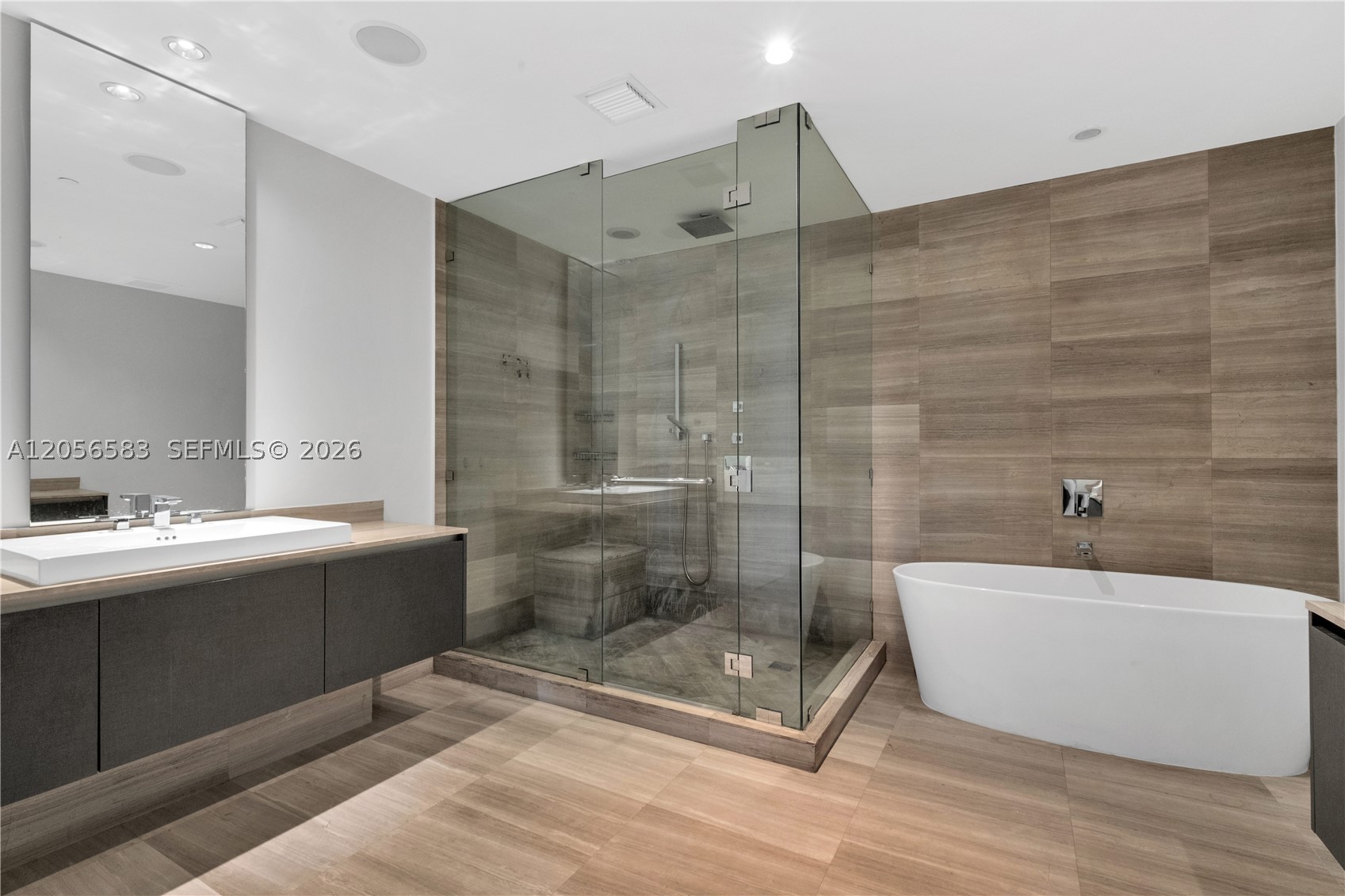 ECHO CONDO AVENTURA - Residential